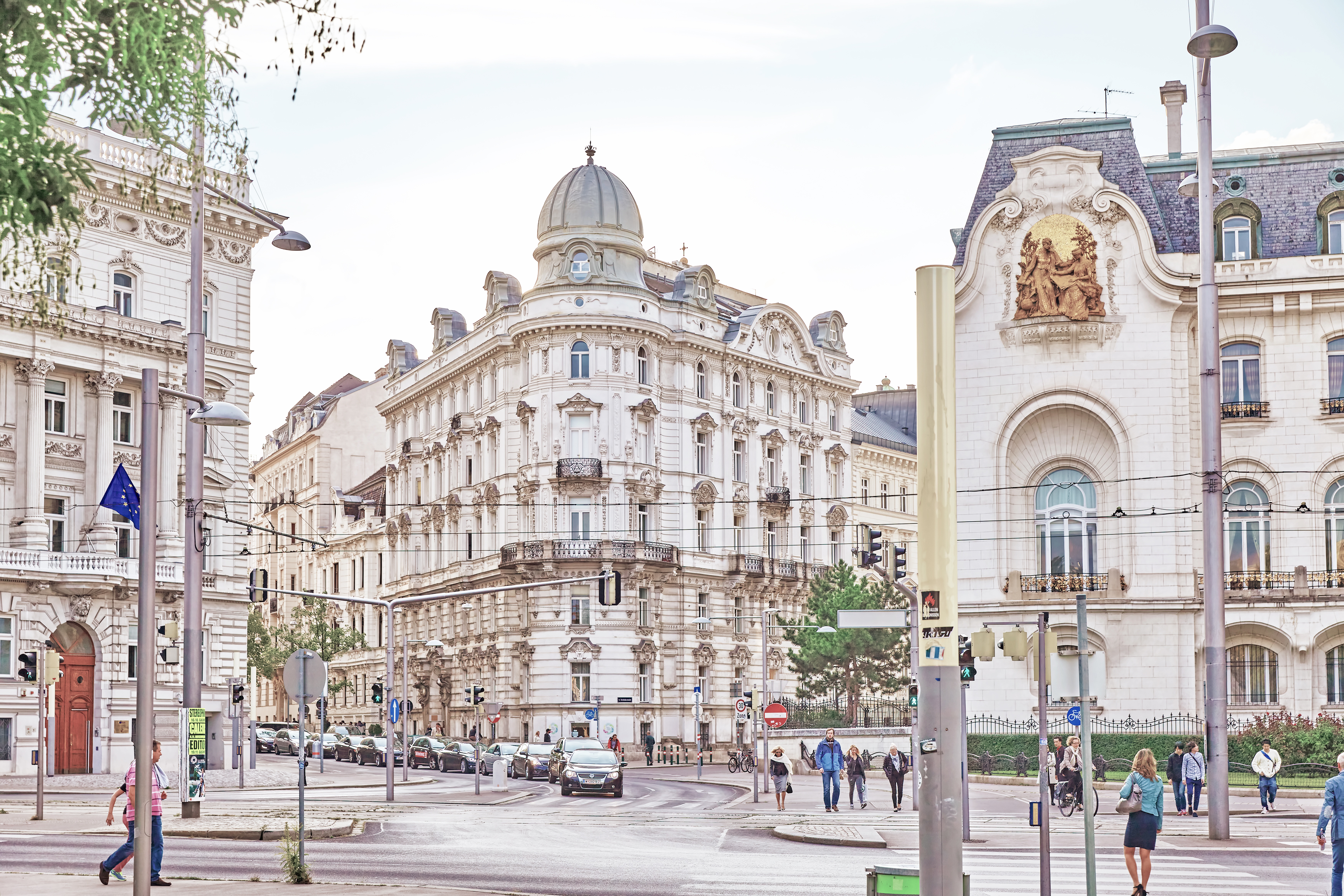 AT_Vienna_Austria_shutterstock_345406061