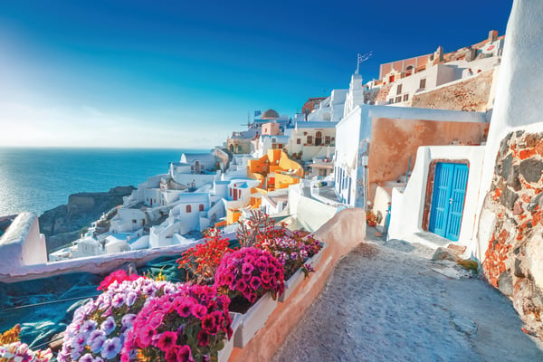 Greece-Santorini-shutterstock_1040803156