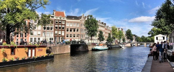 Shutterstock_1065193592